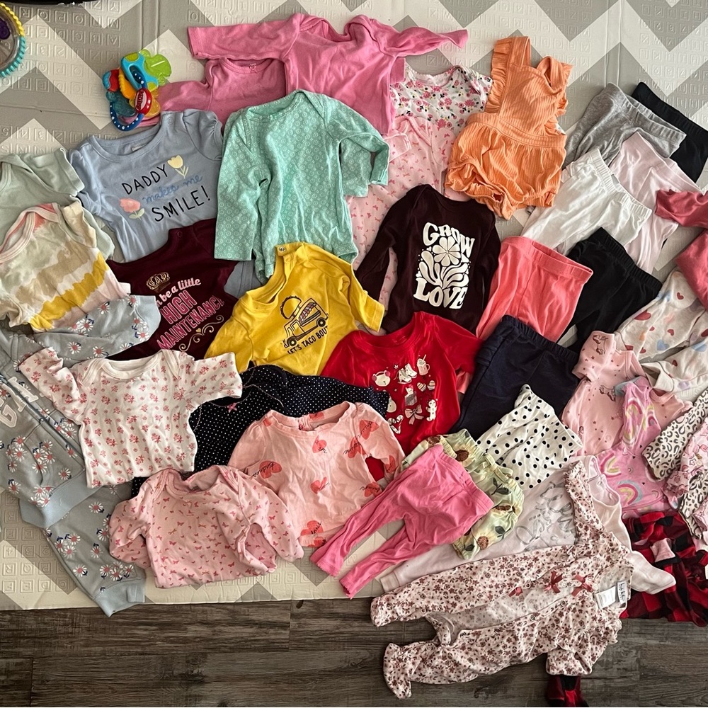 Bundle of baby girl clothes 0-3 months